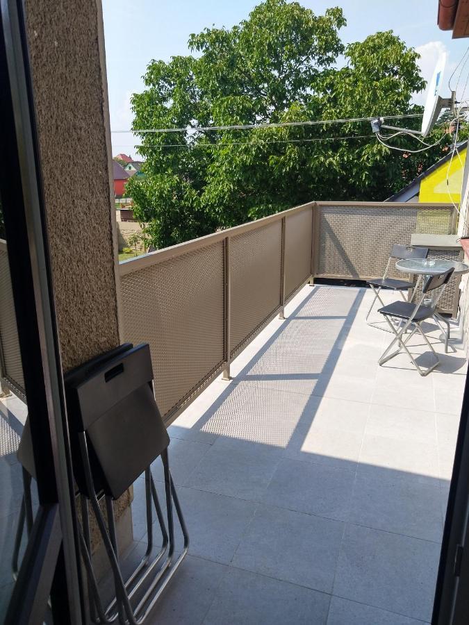 Alisa Apartments Kostomlaty nad Labem Bagian luar foto
