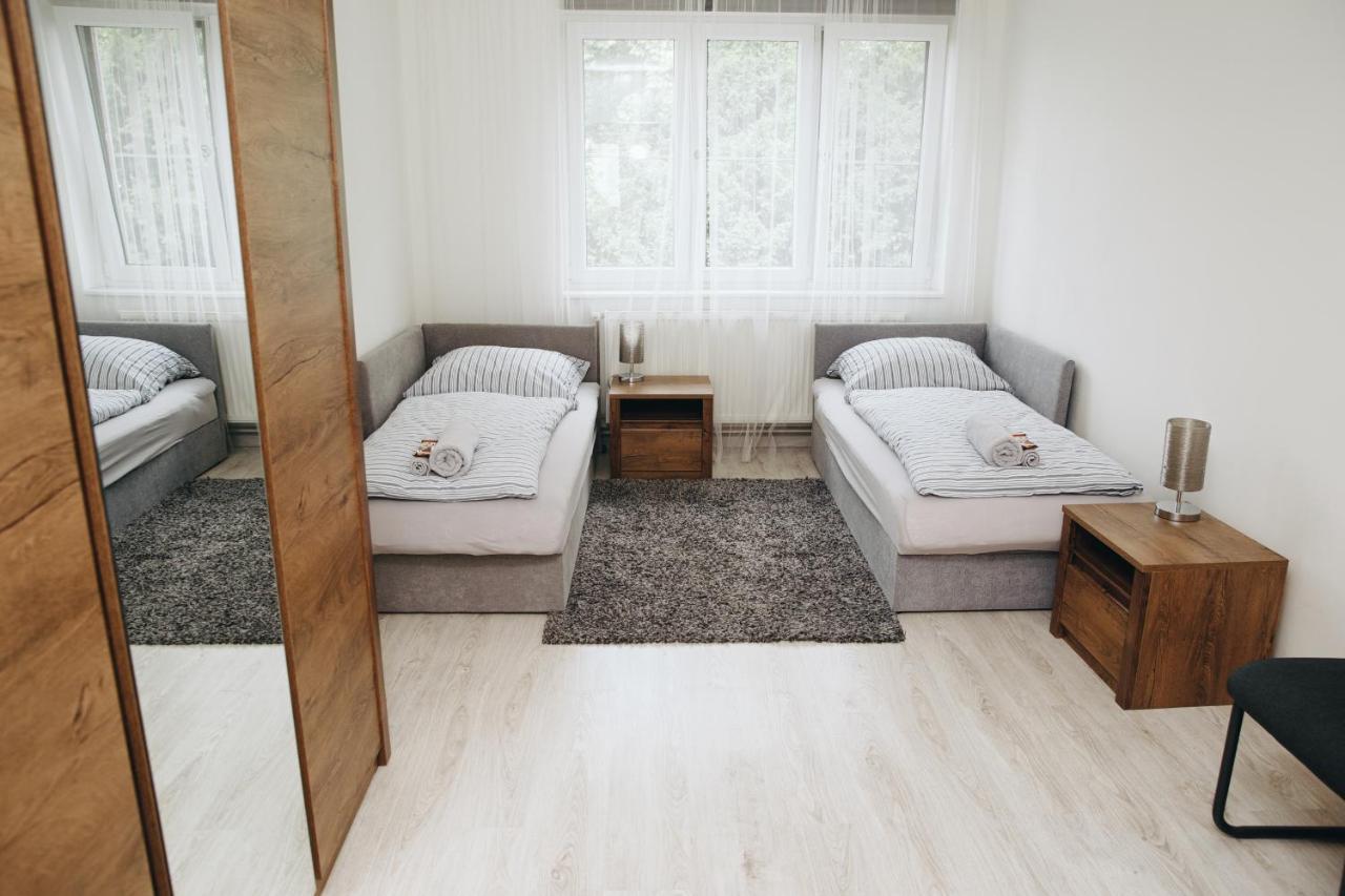 Alisa Apartments Kostomlaty nad Labem Bagian luar foto