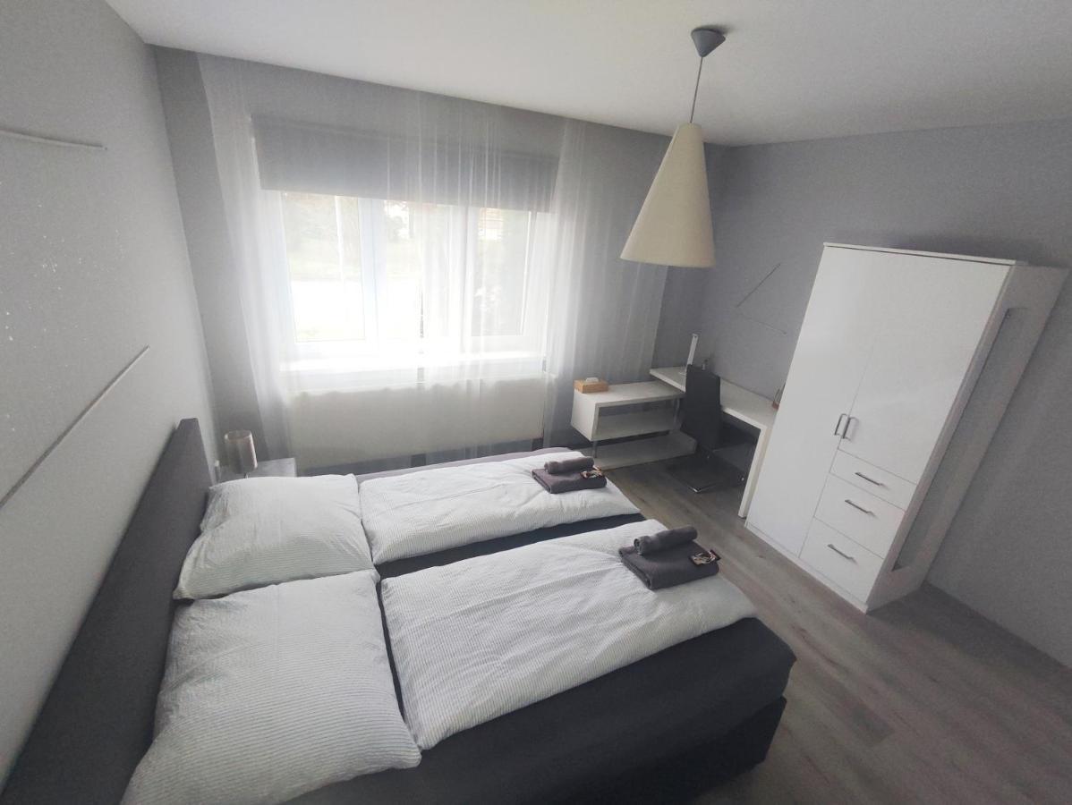 Alisa Apartments Kostomlaty nad Labem Bagian luar foto